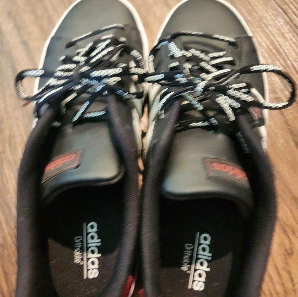 Adidas Black and White Men's Sneakers with Red Accents - Picture 5 of 7